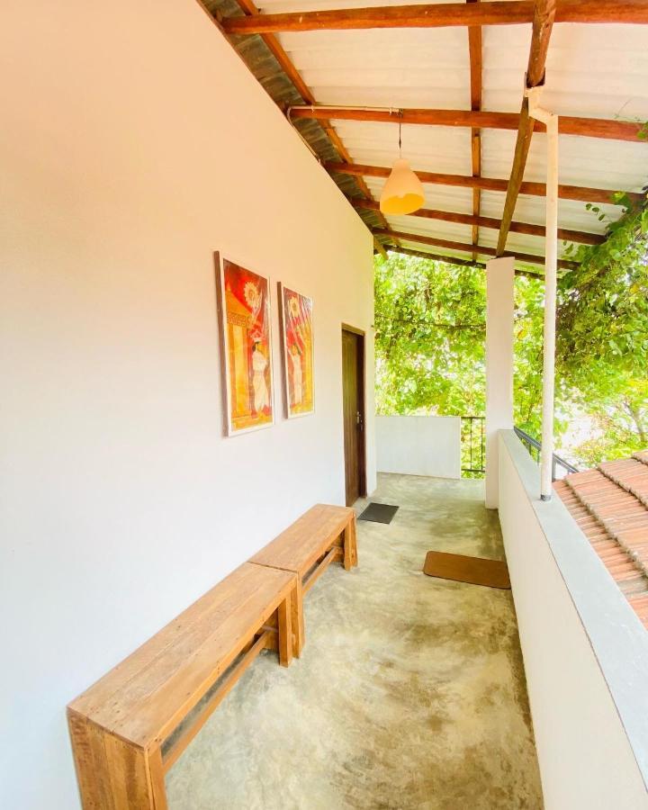Coconut Reach Hotel Mirissa Exterior photo